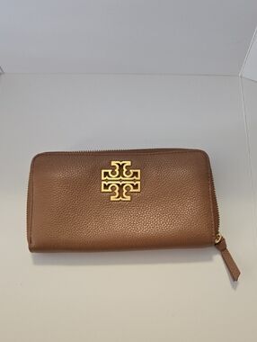 Tory Burch Pebbled Leather Zip Around Wallet in Warm Brown with Gold Logo